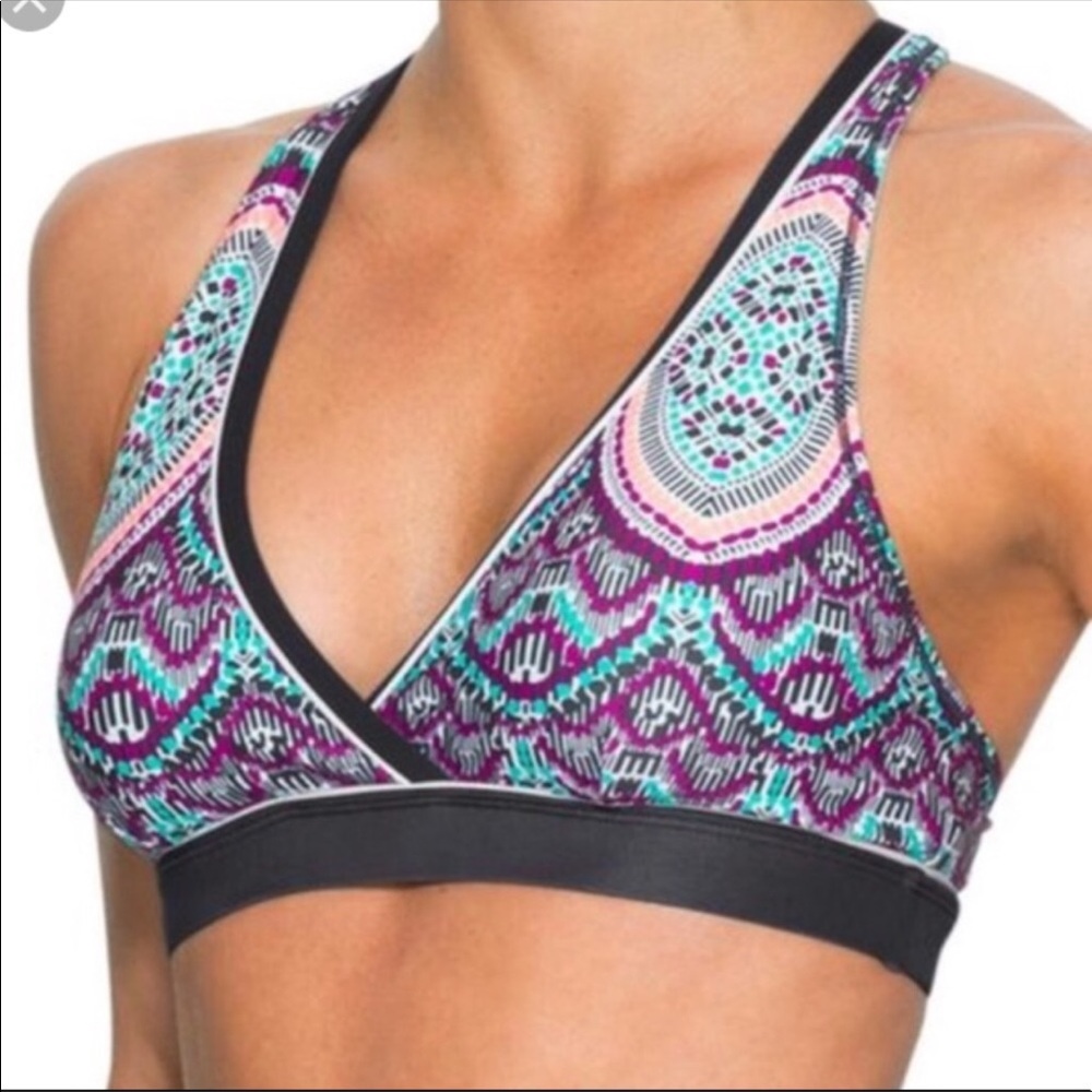 Athleta XS Bikini swim Top Cozumel twist back Extra small